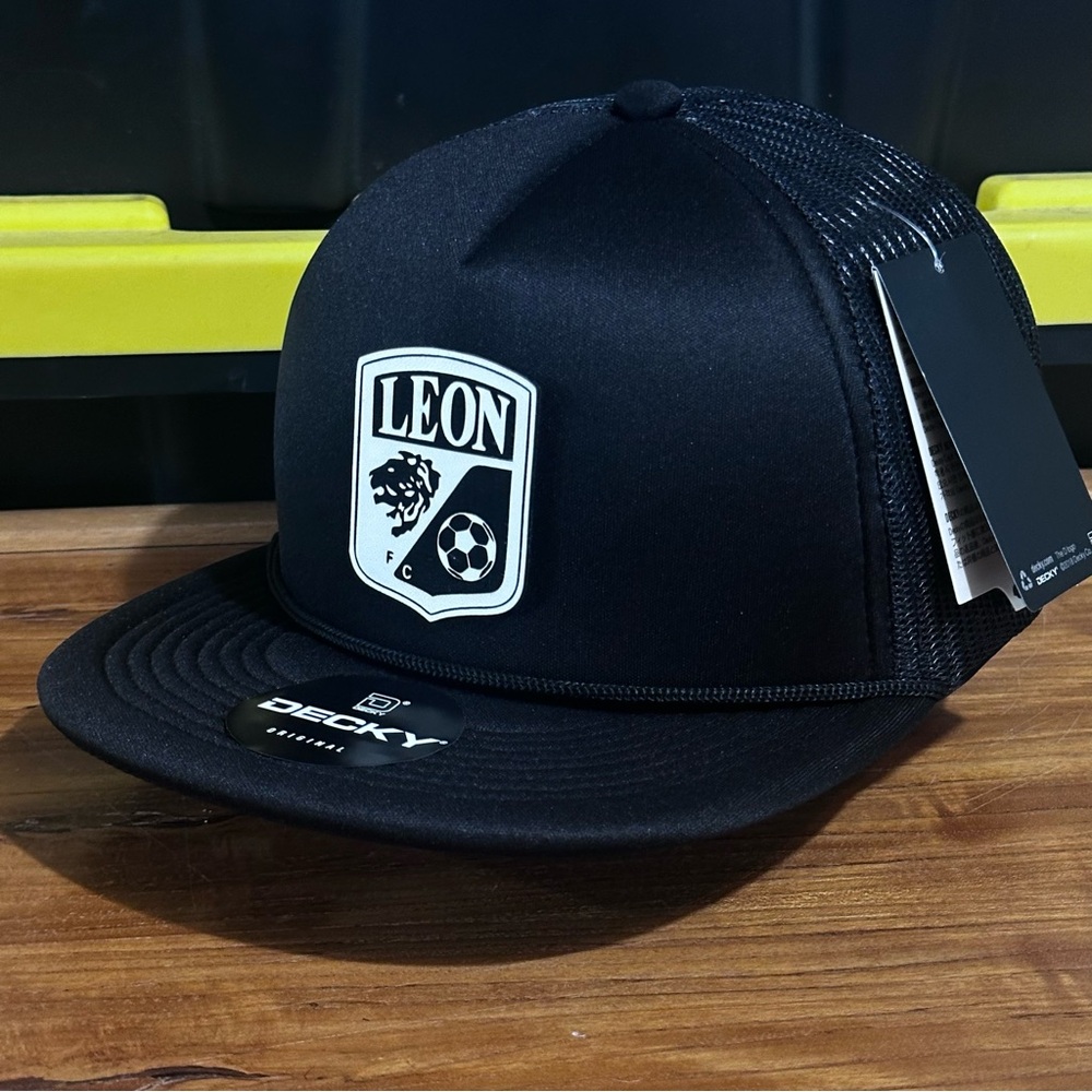 Leon Soccer Equipo De Fútbol Mexicano Foam Black Trucker Hat